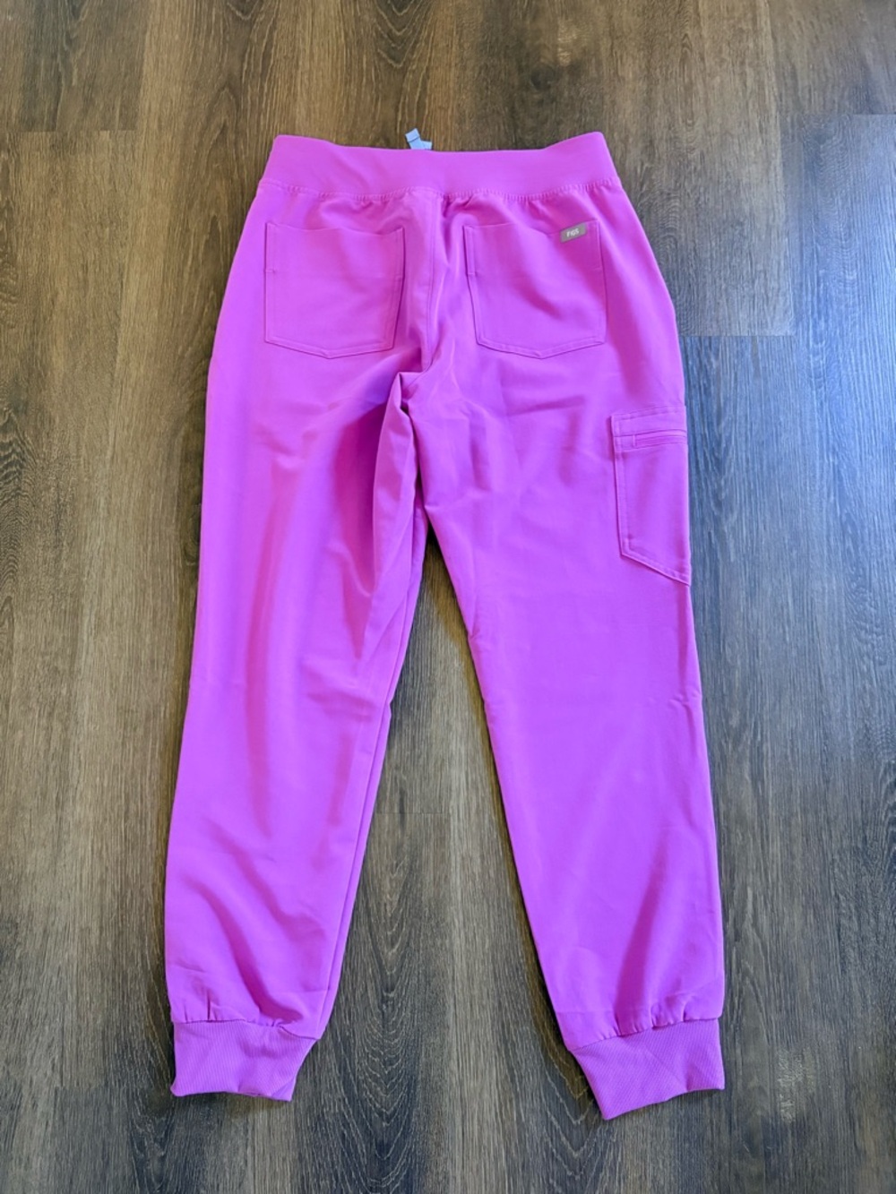 FIGS Ultraberry High Waisted Zamora Jogger Scrub Pants Medium NWOT Limited Color - Picture 6 of 14
